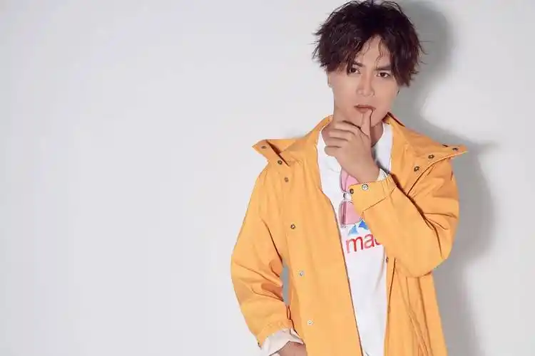 汪苏泷恋情曝光,帮女友提鞋,这是受了许嵩的刺激?_宣传_节目_首歌