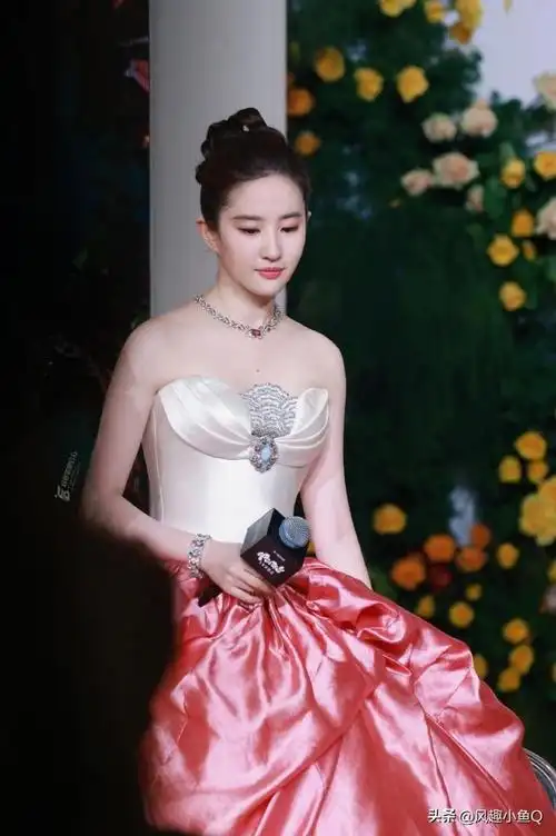 6.7娱讯:邓超孙俪,刘亦菲,lisa,王一博,辛芷蕾,王星越