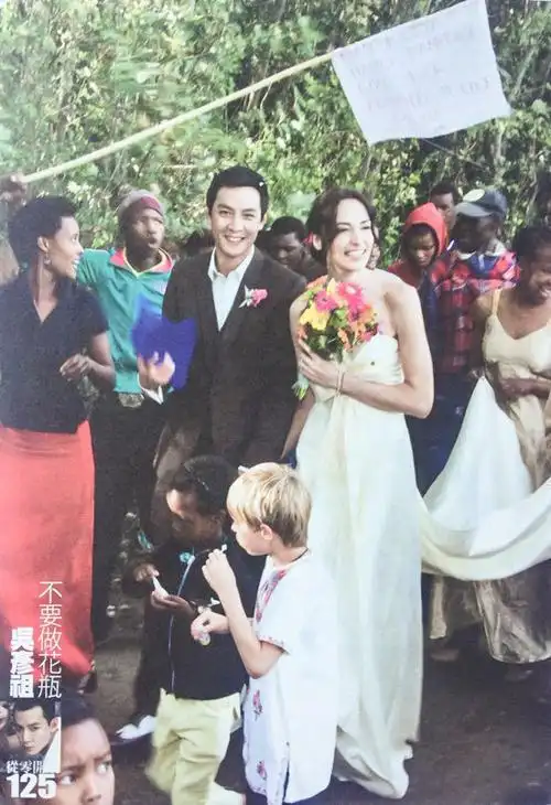 吴彦祖发文庆祝结婚14周年#在昨天吴彦祖再度发文超大声表白老婆lisa