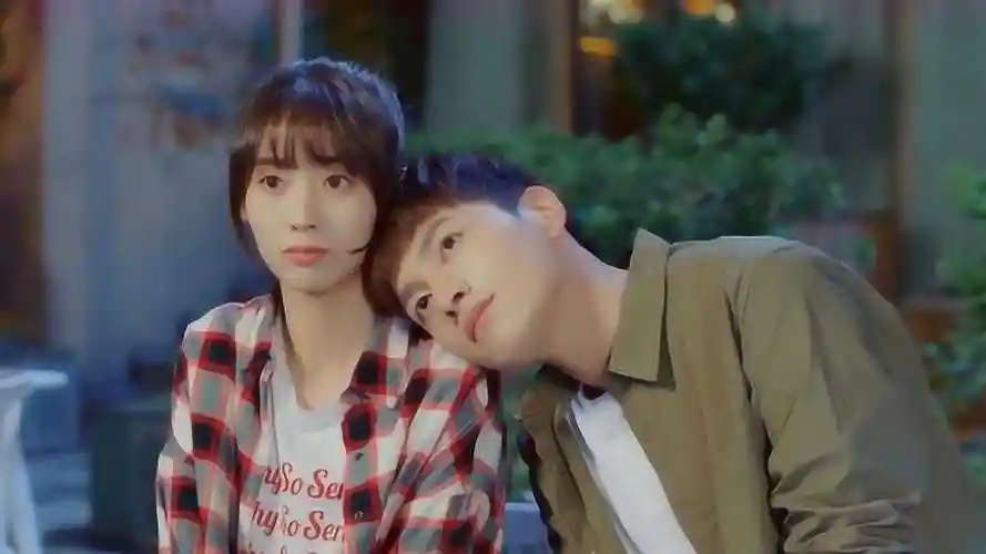 2020年3月24日发布02:15忘记你,记得爱情:茼蒿借叶芊语肩膀靠一下,这