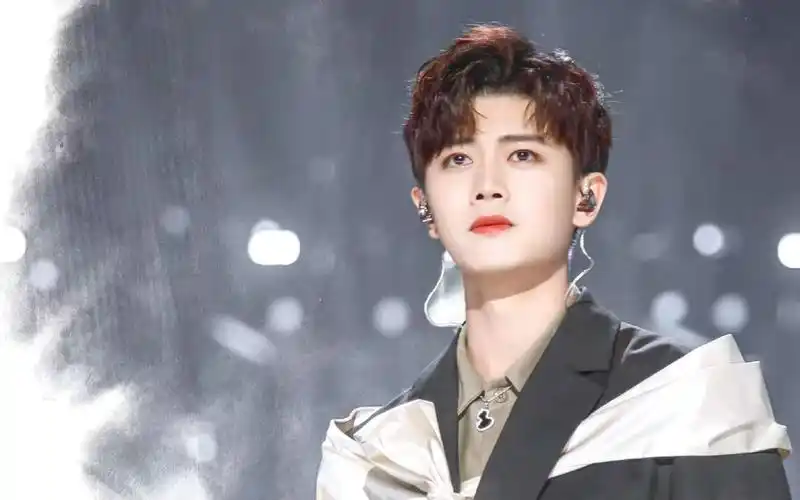 任嘉伦【舞台向】x来自天堂的魔鬼!我见过天使,遇过魔鬼,你到底是谁?