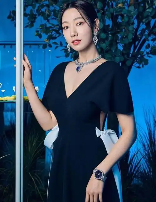 韩国女星朴信惠2022年5月底成为宝妈,半年多来停下一切工作忙着照顾