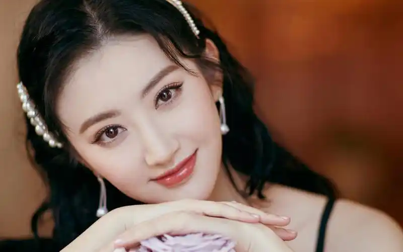 景甜家世:景甜父母是干什么的