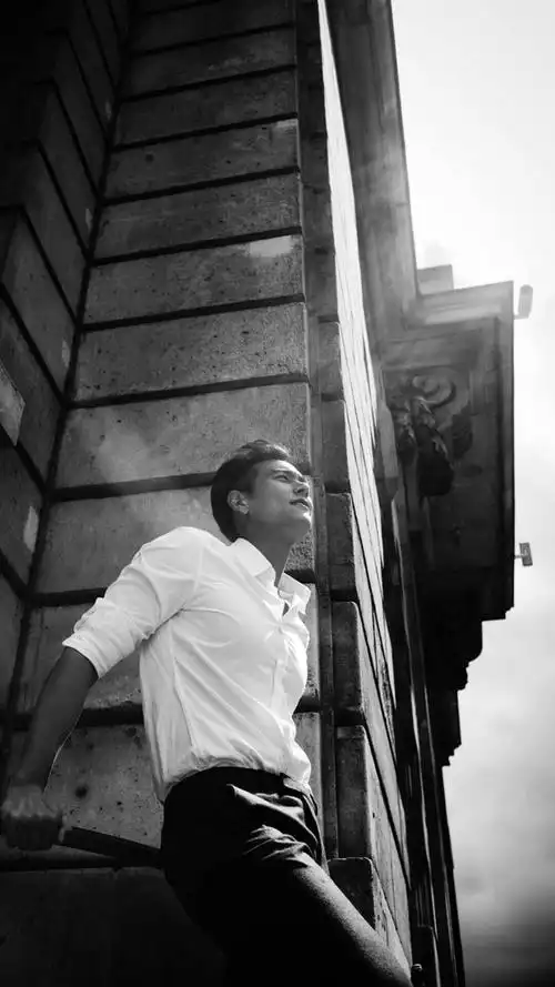 彭于晏黑白帅气写真