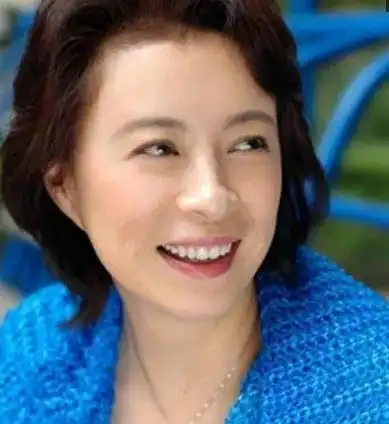 原创刘佳近照曝光,出道40年零绯闻,丈夫为人低调身份显赫