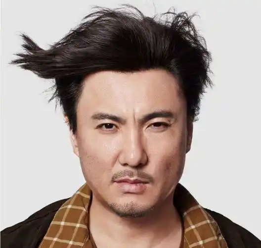 被称为"喜剧三巨头"之一的沈腾,正过着属于自己的"飞驰人生"_舞台剧