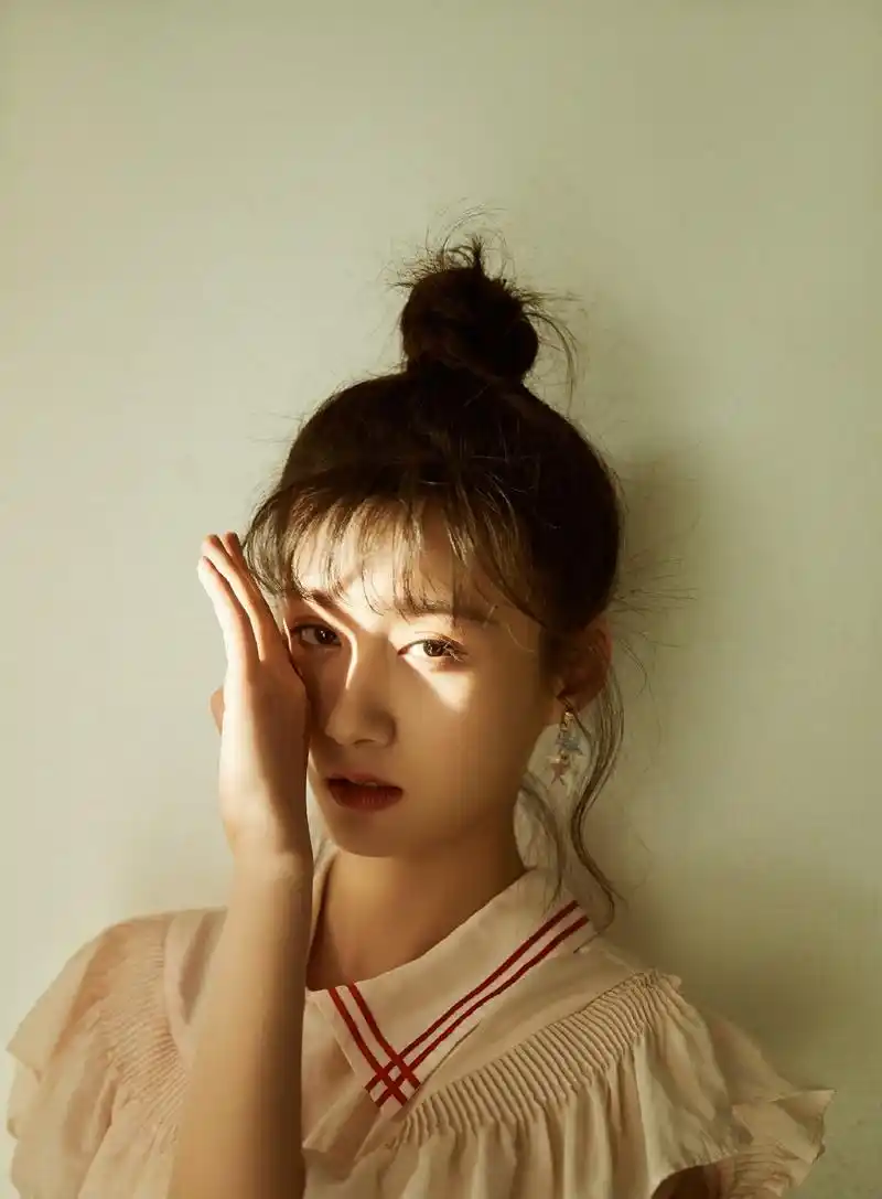 徐悦,1989年10月3日出生于北京,中国内地女演员,毕业于中国传媒大学.