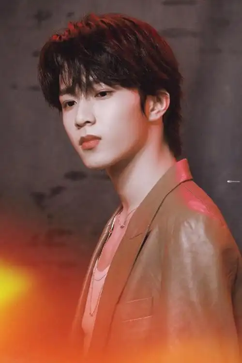 刘耀文卡其色皮衣##gucci上海大秀