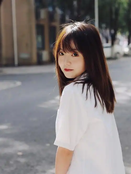 女孩子很多每个女孩都可爱又特别