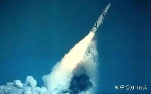 新一代巨浪潜地导弹成了水下发射大型运载火箭研制团队获奖