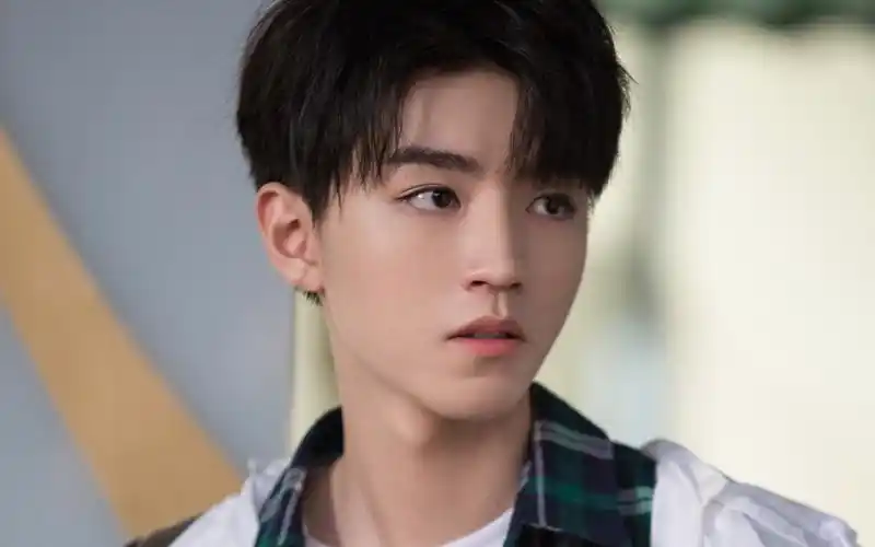 王俊凯广告花絮图片桌面壁纸