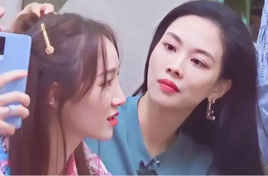 vlog中看性格:李斯丹妮中二可爱,金晨慵懒随性,她浪漫又暖心