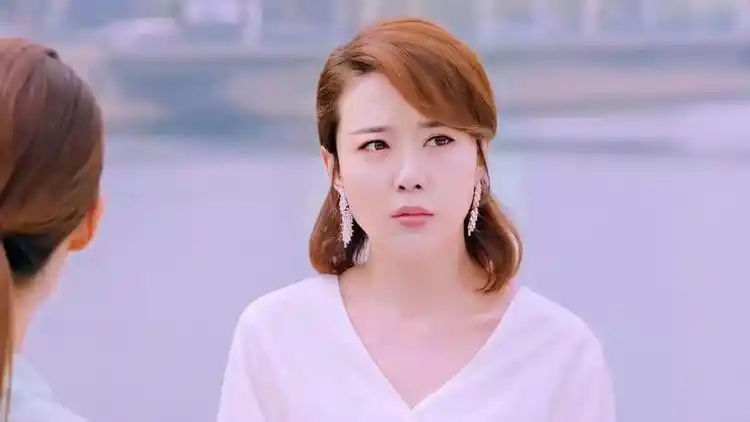 最美的安排杨清回国了对家人来说处境很尴尬