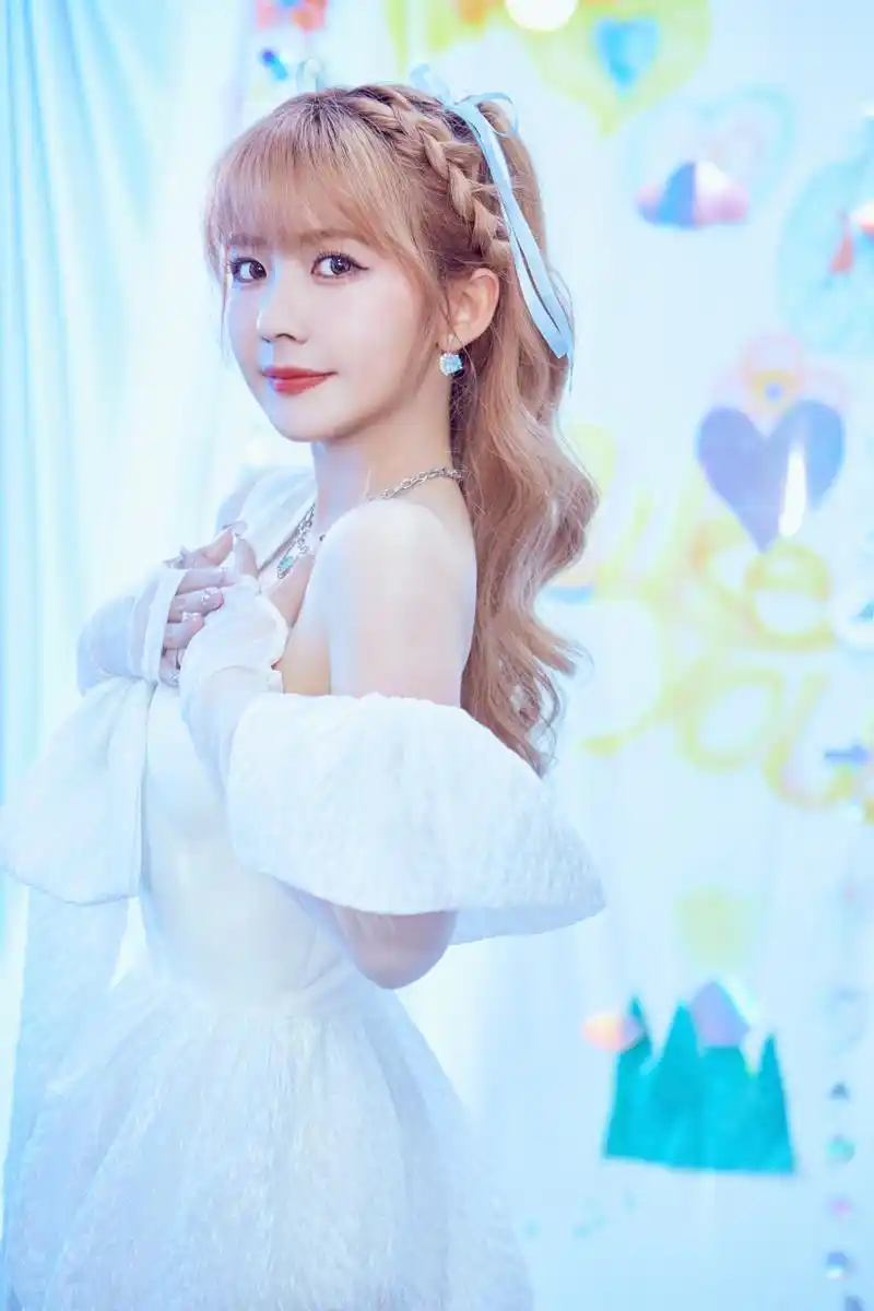 赖美云仙气造型写真组图