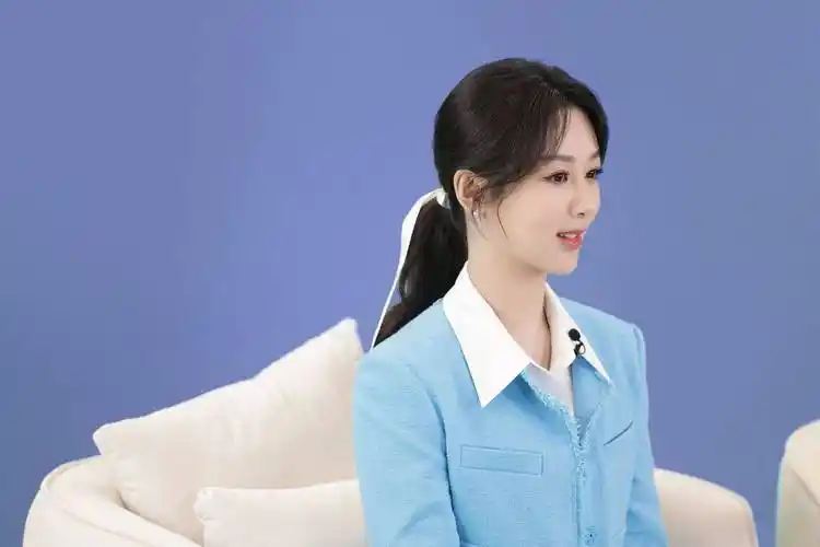 杨紫浮光掠影优雅写真_天际_网友_看法