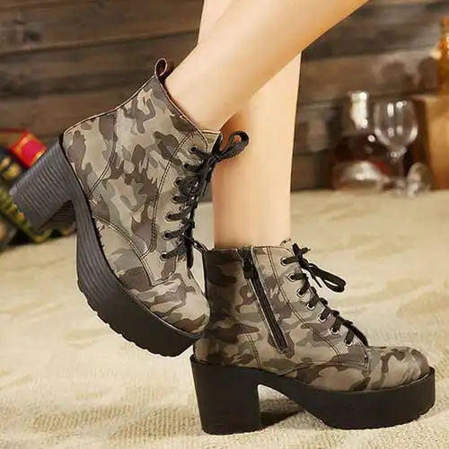 雅芳衣佳 2013冬季韩国最潮军人迷彩松糕鞋高跟流苏粗跟厚底靴子 军