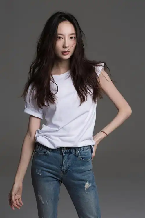 p data-id="gnfidi9qmr">陶珞依(原名苗洛依),1991年3月11日出生于