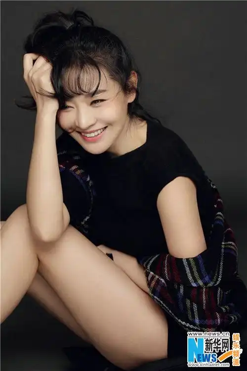 王维维爆时尚大片 笑容治愈少女感十足