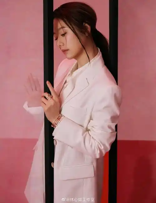 原创林心如新春写真超靓丽雪肤玉貌性感妩媚看不出有46岁