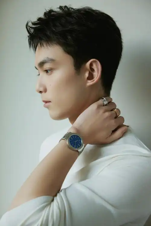 stars love bvlgari#  @吴磊leo演绎bvlgari宝格丽珠宝及腕表作品