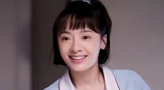 2014年,孙铱首次亮相电视剧舞台,她参演了《爱的追踪》,与张国立,闫妮