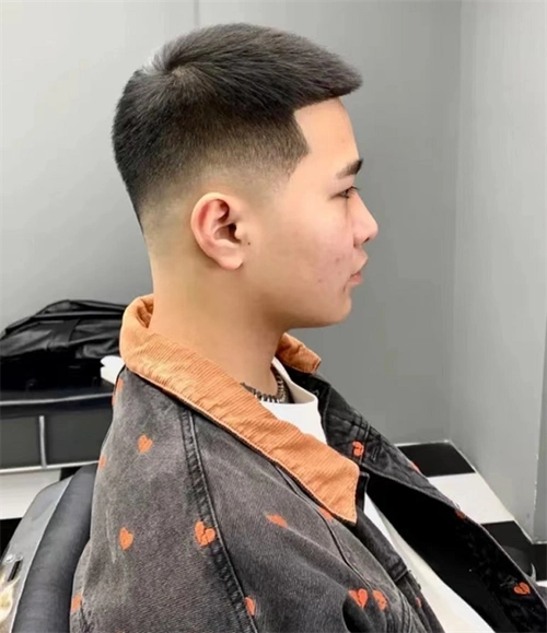 美式纹理栗子头,升级版的发型设计,高颜值男生剪,颜值更高.