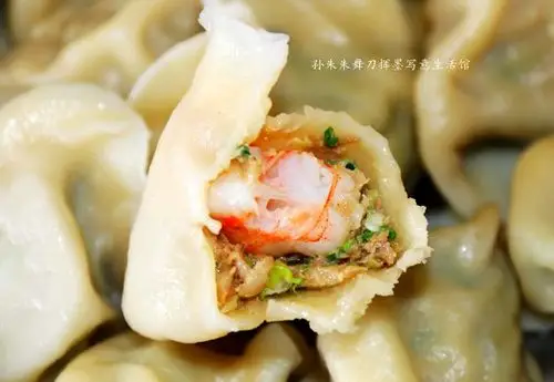 包着整个脆嫩虾仁的饺子做法