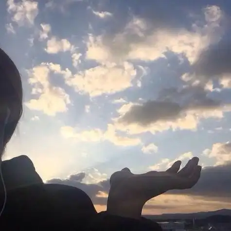 欧美女生头像天空