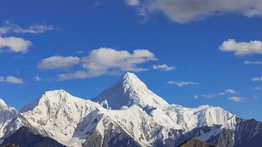 2020年国庆在川西拍摄的贡嘎雪山我的桌面壁纸哈哈