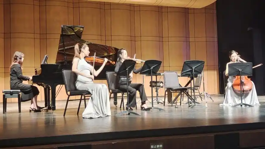 宫崎骏千与千寻穿越时空的动漫演奏会