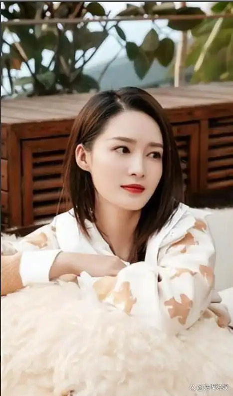 事实证明,"被国家秘密培养9年"的李沁,早已走上了康庄大道