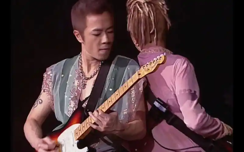 【高清修复】beyond the story live 2005 演唱会 吉他solo合集_哔哩