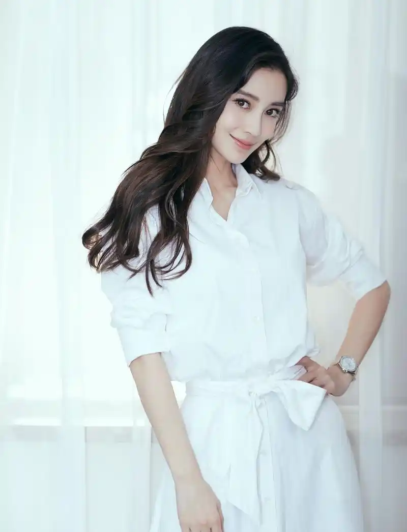 正当年华,筑梦青春,纯洁白衣angelababy 青春恣意,笃信