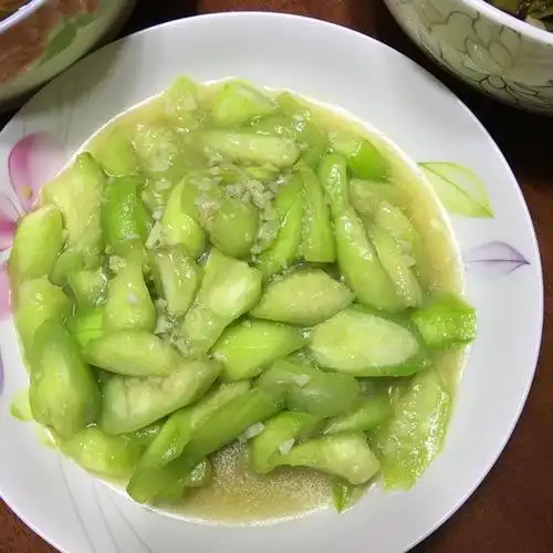 忙碌的宅人做的清炒丝瓜
