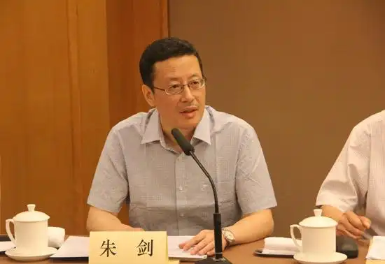 南京大学学报执行主编朱剑主持论坛