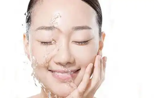 秋季皮肤保养技巧两分钟告诉你秋季皮肤该如何保养