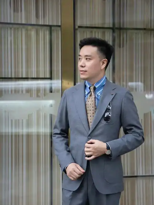 合肥西服定制搭配分享