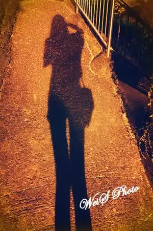 淡水留"影"           有些时候明明路灯下只有我的影子,拍出来却是