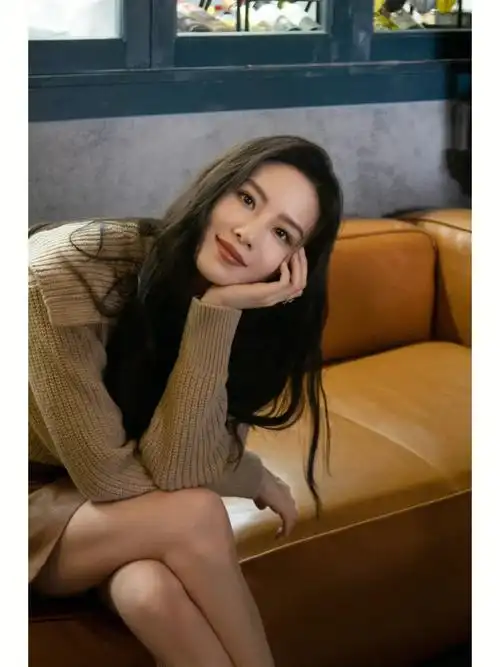 fbthe11thissue  #刘诗诗一念关山基础款的毛衣百搭经典,不容易出现