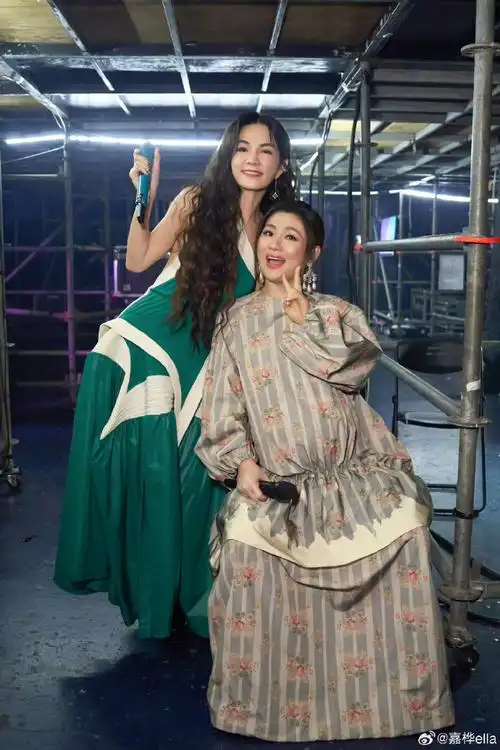 ella晒she合影##ella表白田馥甄任家萱