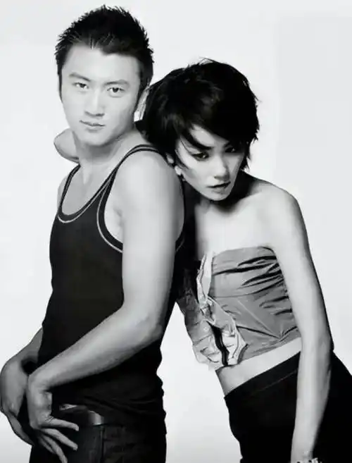 天后王菲生活照揭秘,镜头前后差距大!_谢霆锋_爱情_感情