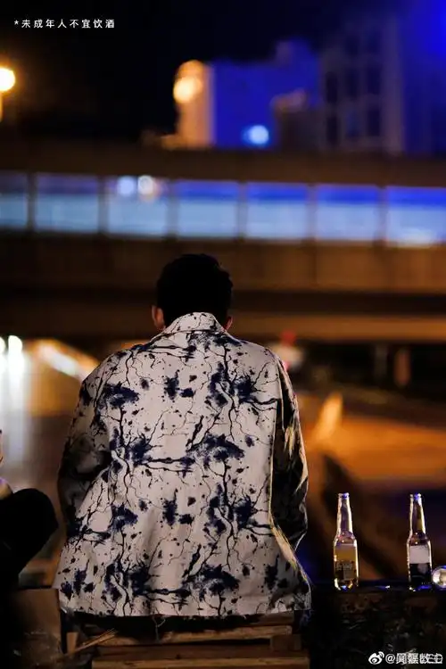 吴磊骑行背影照##吴磊生日骑行直播