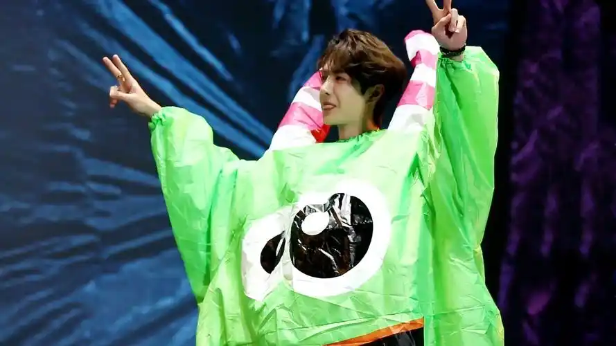 有王一博的高清无水印壁纸吗