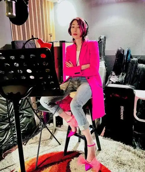 她50岁生日这状态,多少小花看了心慌|林青霞|郑秀文|演唱会|周慧敏