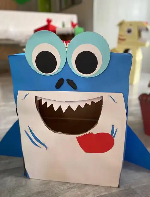 "变废为宝 纸箱大变身"——课题组教师迎新年亲子手工制作比赛