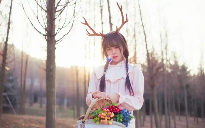 森系小清新美少女户外写真图片桌面壁纸