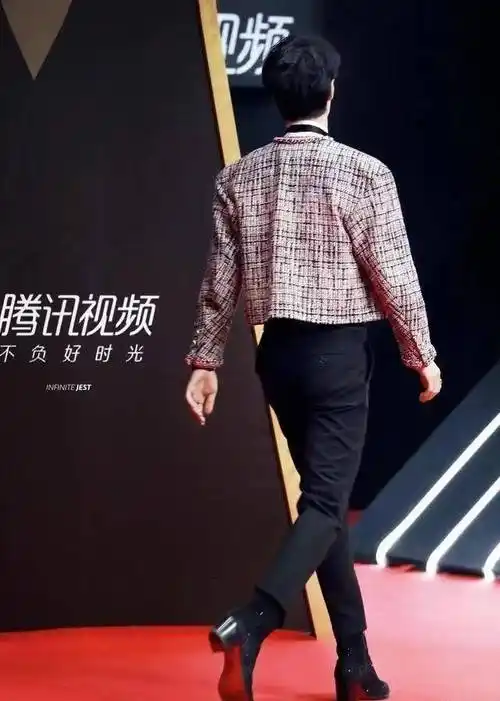宁静绿嘴唇,华晨宇穿高跟鞋,明星的"高级"审美,普通人看不懂_王嘉尔