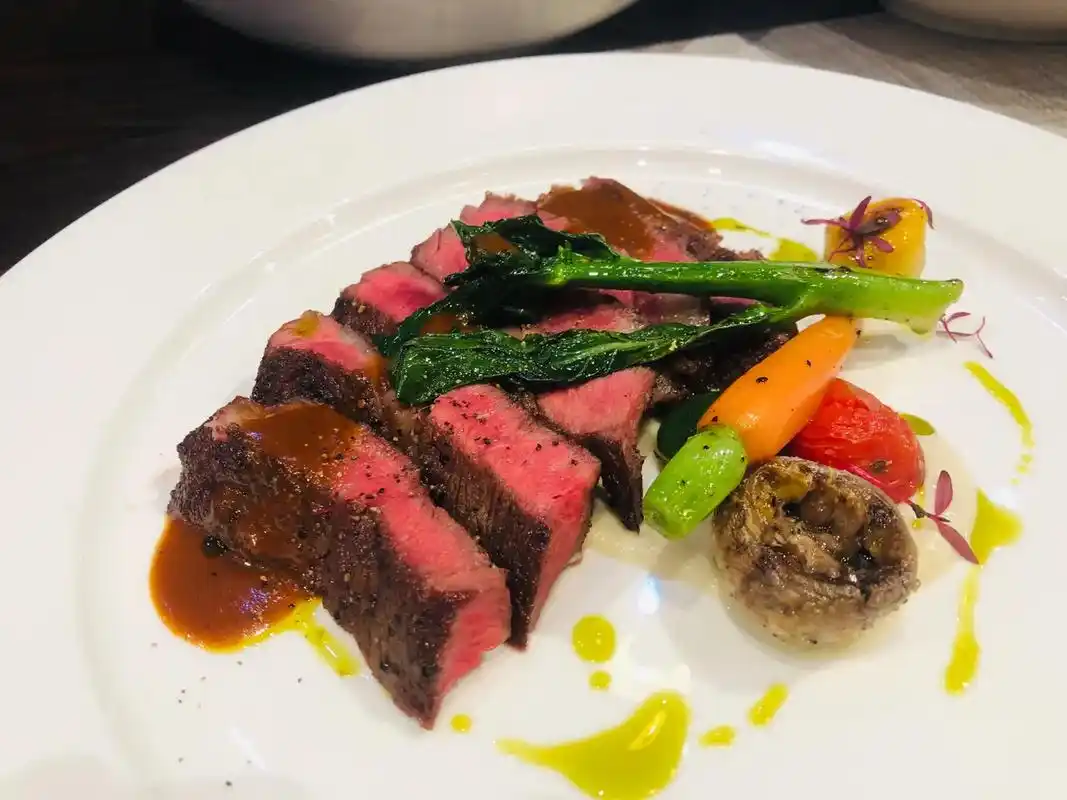 西餐牛排09.超值双人套餐 7 分熟的牛排很赞91#西餐 # - 抖音