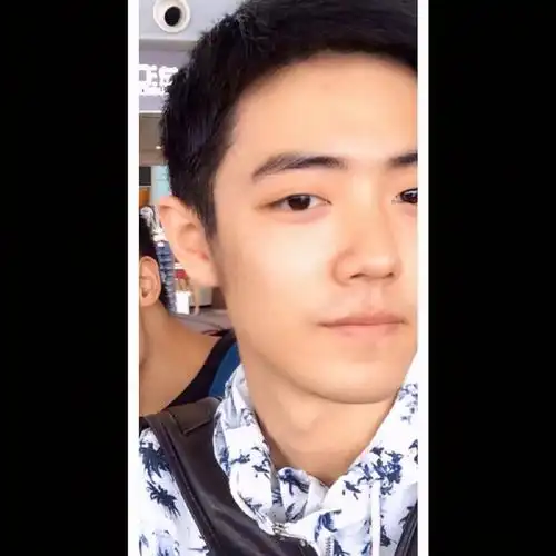 男生最帅是青春期肖战高中自拍颜值超高被赞校草级别