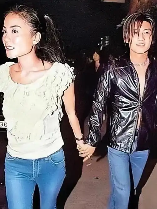 谢霆锋王菲再牵手惹争议,网友辣评:"李亚鹏张柏芝算什么?